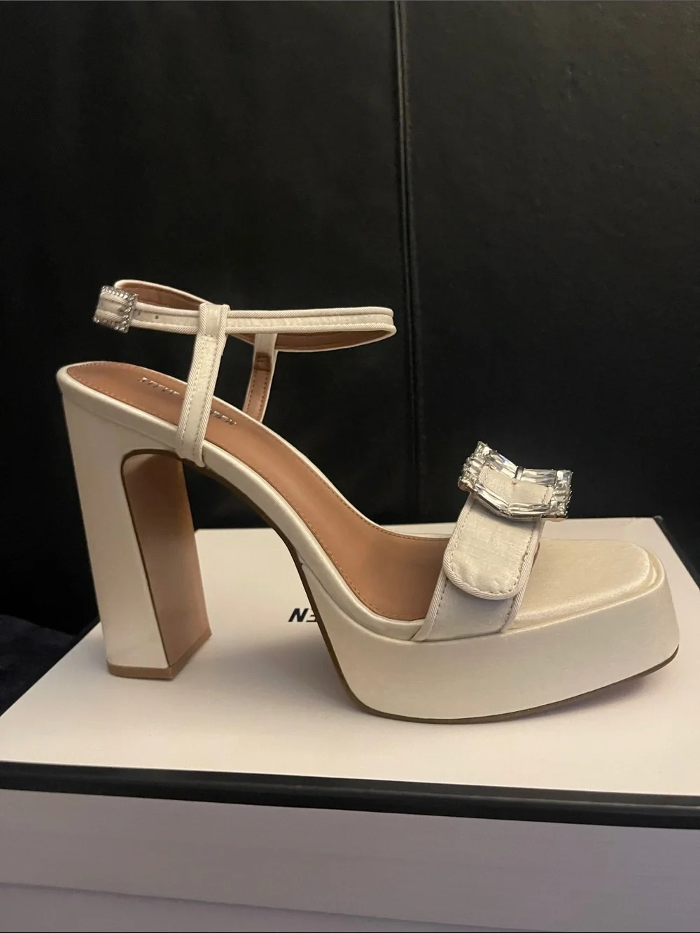 Steve Madden Liandra Satin Ivory Ankle Strap Platfrm Embellish Buckle Sz 10 NWB